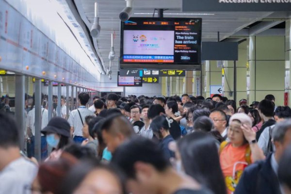 万生优配 33个车站破进站客流纪录 成都地铁“五一”假期运送乘客2858万人次